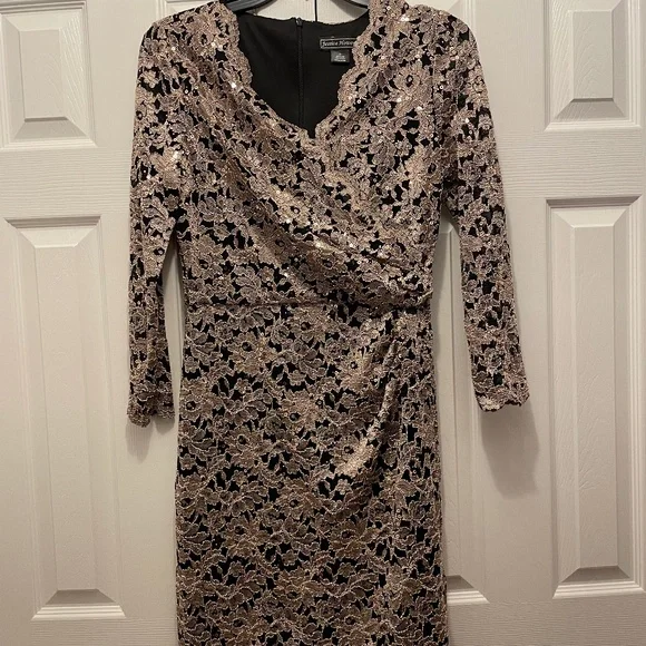 Jessica Howard Black/Gold Cocktail Dress